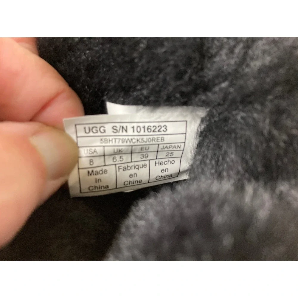 UGG classic short